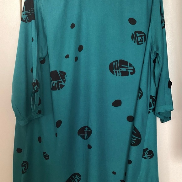 Teal green Batik top. Medium - Picture 3 of 4